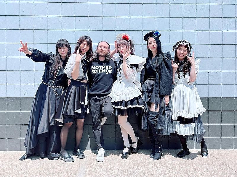 BAND-MAID、マイク・アインジガー（インキュバス）との共作曲「Bestie」配信リリースへ 