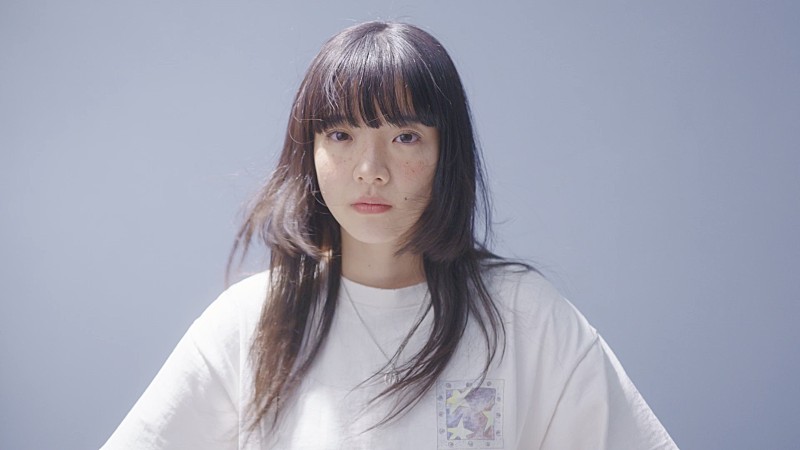 あいみょん、16thシングル「会いに行くのに」の一部楽曲が視聴できる“very short movie”を公開