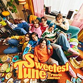 Travis Japan「Travis Japan、“LA留学時代のシェアハウス”を思わせる「Sweetest Tune」ジャケット写真を公開」1枚目/2