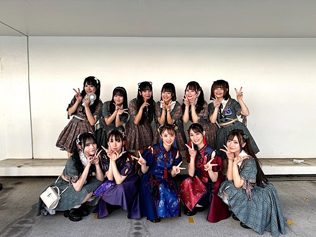 TEAM SHACHI「TEAM SHACHIがフリーライブツアーのファイナルを開催　真夏のららぽーと豊洲で“かわちぃ友達”と待ち合わせ」1枚目/6