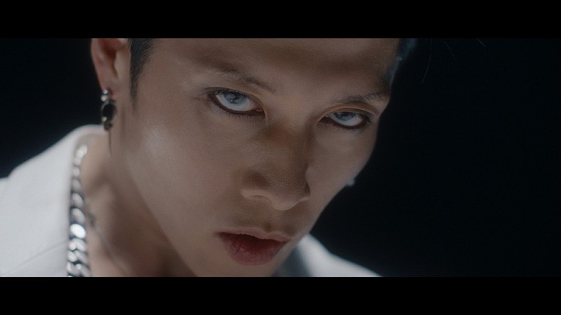 MIYAVI「MIYAVI、『コードギアス 奪還のロゼ』オープニング主題歌MV公開　10月にはアルバム発売も」1枚目/1