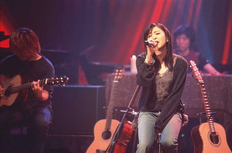 宇多田ヒカル「『HIKARU UTADA LIVE CHRONICLES UNPLUGGED （2001）』」4枚目/10