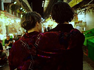 「とまとくらぶ（山田将司×村松拓）、新曲「羅針盤」MV公開」