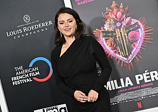 セレーナ・ゴメス「セレーナ・ゴメス、腸疾患を公表し体型批判コメントに反論 「嫌になる」」