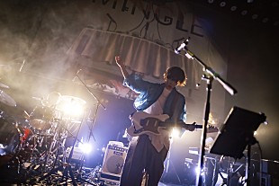 「須田景凪、ヒトリエ・なとりを迎えた初の自主企画【須田景凪 presents "MINGLE"】2DAYS開催 オフィシャルレポート到着」