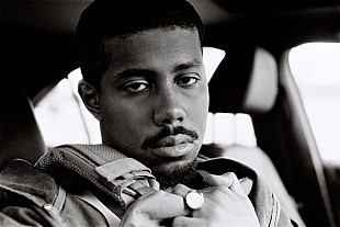 「ムスタファ、ダニエル・シーザーが参加した『ダンヤ』のライブ・セッション公開」