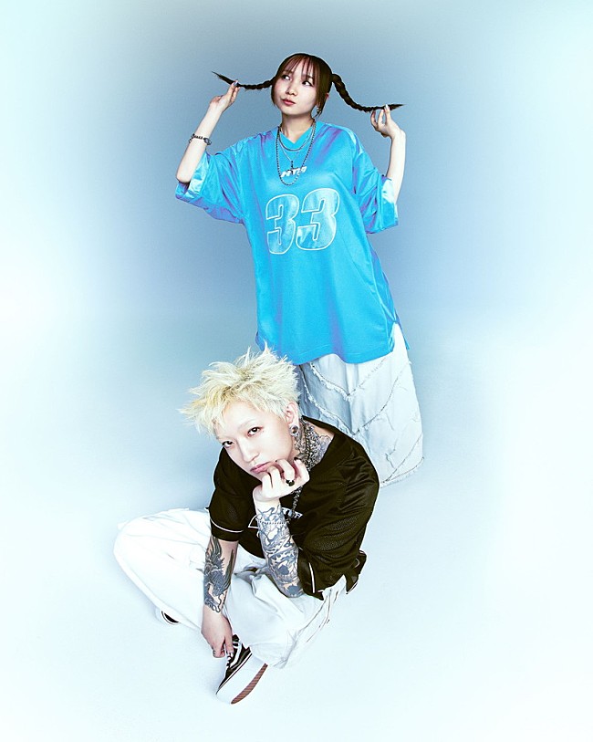 「YOASOBI、東京ドーム公演のライブ映像を4週連続公開へ　第一弾は国内初披露した「UNDEAD」」1枚目/3