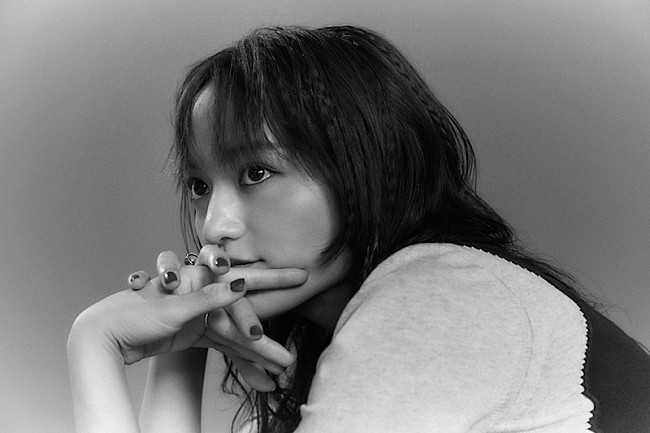 「iri、新曲「Faster than me」のMVをYouTubeでプレミア公開」1枚目/3