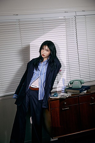 「eill、フジテレビ月9ドラマ『嘘解きレトリック』主題歌の「革命前夜」ライブ映像を初公開」