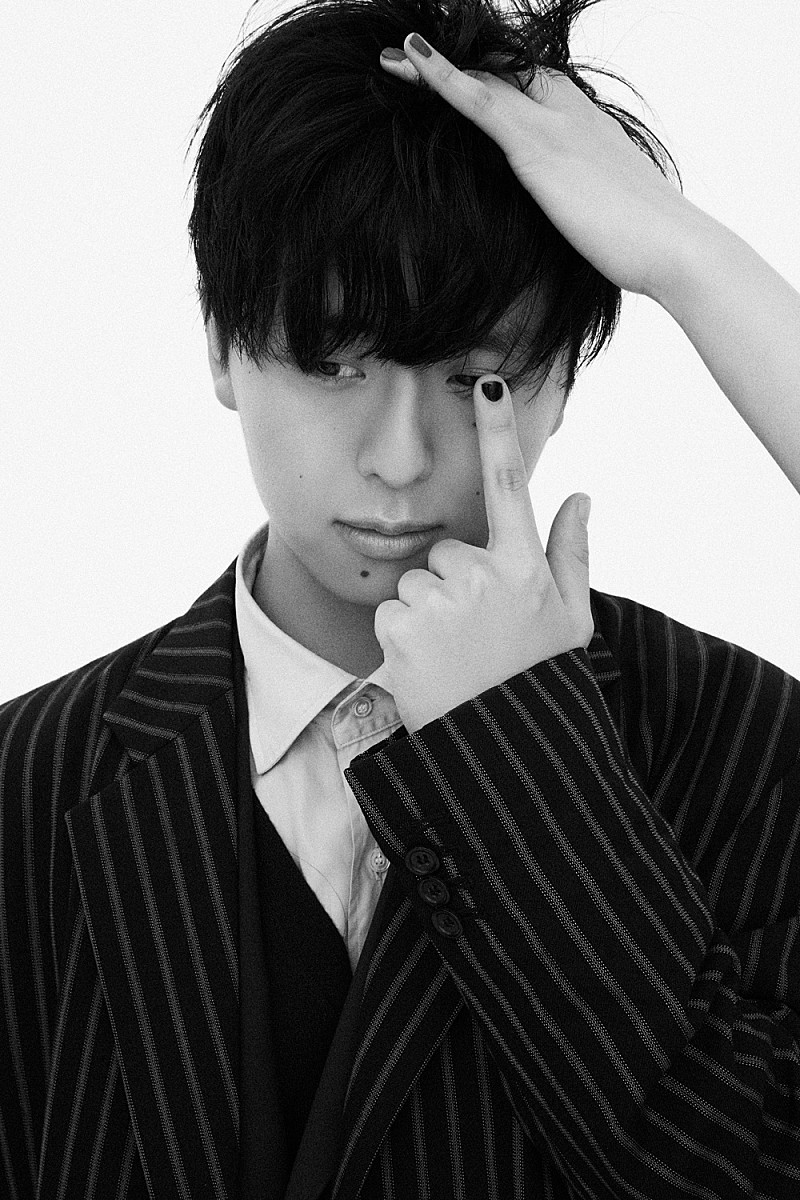 「友成空、並行するふたつの世界を描いた新曲「ACTOR」MV公開　」1枚目/2