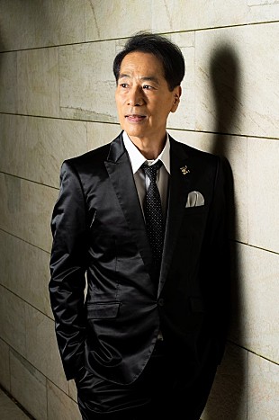 「稲垣潤一、発売から32年を経て制作された「クリスマスキャロルの頃には」MVのメイキング公開」