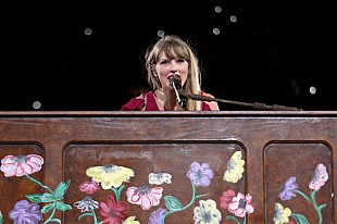 「テイラー・スウィフト、デビュー作再録版でドリー・パートンとコラボか」