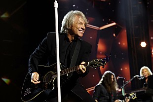 「ジョン・ボン・ジョヴィ、バンドの歴史を追った書籍『ボン・ジョヴィ：フォーエヴァー』に回顧録を書き下ろし」