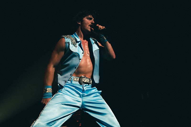 ＜ライブレポート＞ベンソン・ブーン、圧倒的な歌声とエネルギーを届けた初来日公演　「Beautiful Things」大合唱