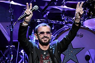 「リンゴ・スター、人生で一度もピザを食べたことがないと明かす」