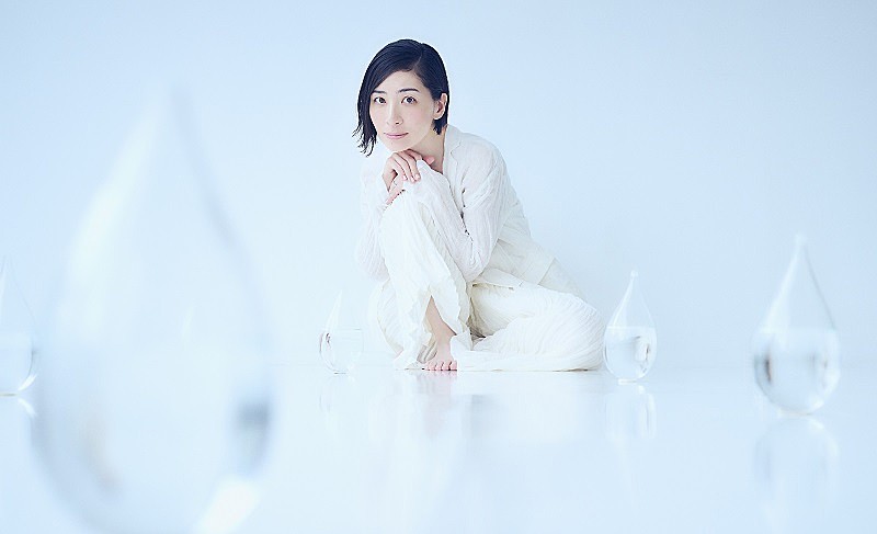 坂本真綾、新曲「Drops」がTVアニメ『ある魔女が死ぬまで』OP主題歌に決定＆メインPV第1弾公開