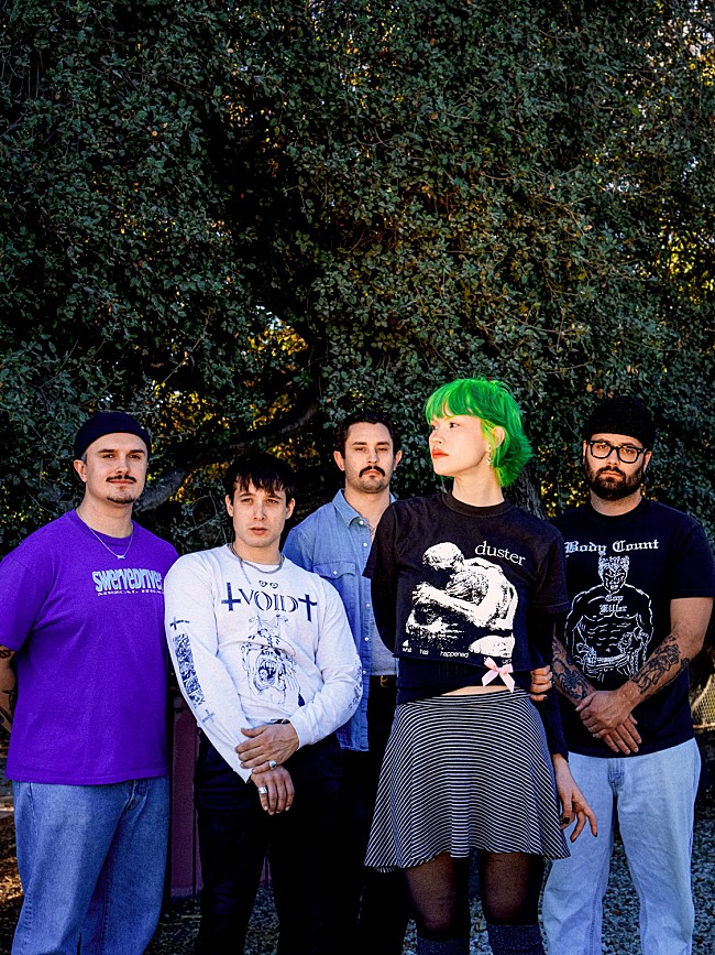 「スカウル、ツアーの裏側を収めた「B.A.B.E.」MV公開」1枚目/2