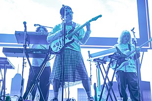 「＜ライブレポート＞ポーター・ロビンソン、初のバンドセット来日公演で憧れのGalileo Galileiと夢のステージ　互いのリスペクト溢れる」