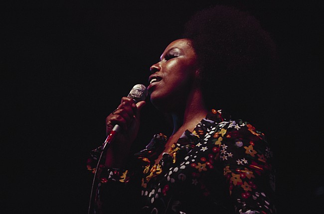 「ロバータ・フラックが88歳で死去、ジュリアン＆ショーン・レノン／ジェニファー・ハドソン／フリーなど多くの著名人が追悼」1枚目/1