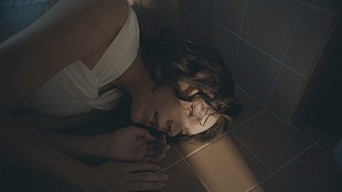 「女王蜂、3月発売ニューAL『悪』より先行配信中の「紫」MVプレミア公開へ」