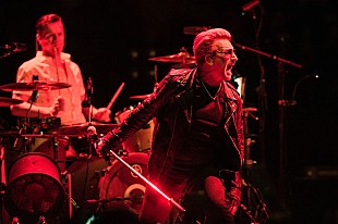 「U2、ロシア軍侵攻から3年経ったウクライナへの支援メッセージ共有」