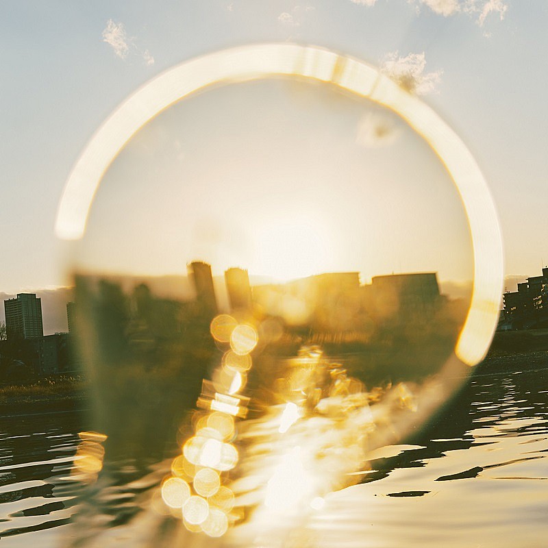 「Uru、映画『おいしくて泣くとき』主題歌「フィラメント」J-WAVEでフル尺初OA決定&ジャケ写も解禁」1枚目/2