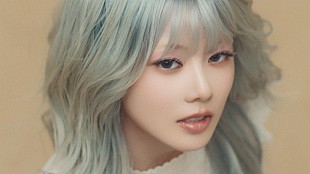 「XG、様々な“愛”の世界を「IS THIS LOVE」MVで描く」