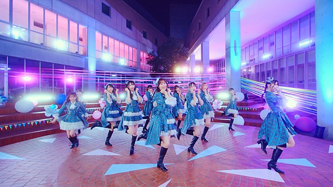 「≠ME、学園アニメ風の演出で魅せる「神様の言うとーり！」MV公開　」1枚目/4