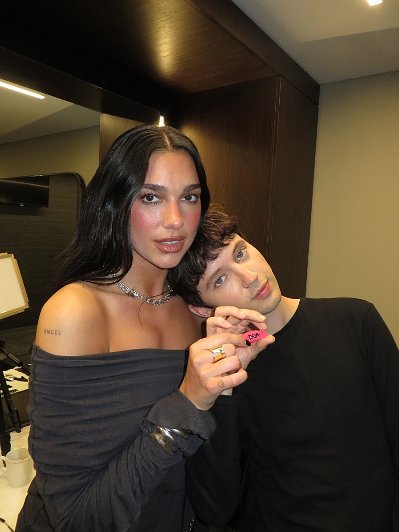 デュア・リパ、トロイ・シヴァンを迎えた「Physical」リミックス公開