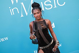 「ドーチー、米ビルボード＜ウーマン・オブ・ザ・イヤー＞受賞スピーチでこのイベントは“必要”であると語る」