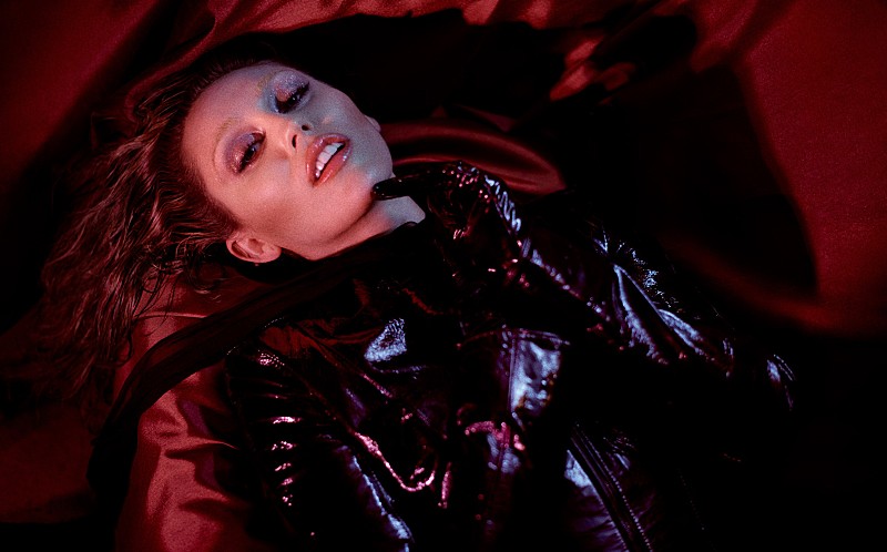 「マイリー・サイラス、新曲「End of The World」MV解禁」1枚目/2