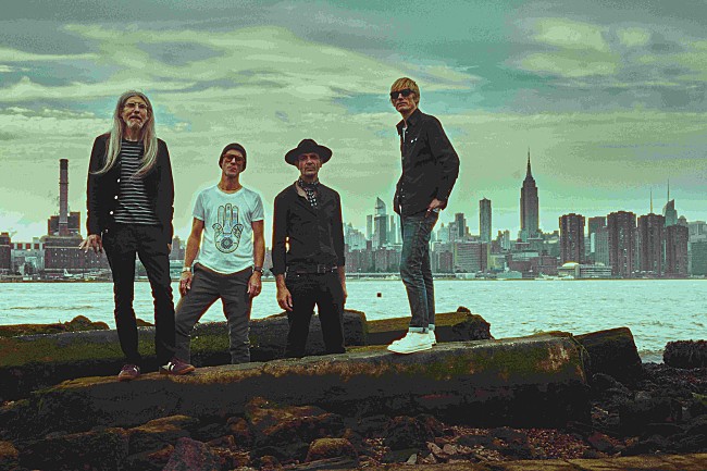 「クーラ・シェイカー、ミステリアスかつ軽快な新曲「Charge of the Light Brigade」公開」1枚目/2