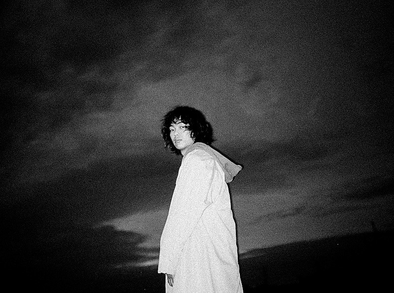 「映秀。、ワンマンライブ【One Night Summer Live 2025 ～音楽しようぜ～】開催決定」1枚目/4