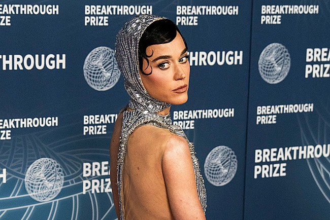 「ケイティ・ペリー、全員女性のクルーとともに宇宙へ飛び立つ「これはすべて地球の利益のため」」1枚目/1