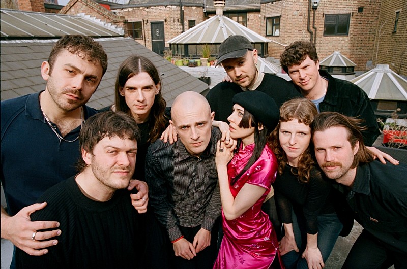 「キャロライン、初来日公演決定&キャロライン・ポラチェック参加の新曲解禁」1枚目/2