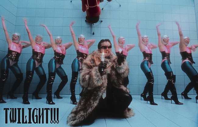 「“King Gnuを一新するつもりで挑んだ”新曲「TWILIGHT!!!」MV公開」1枚目/5