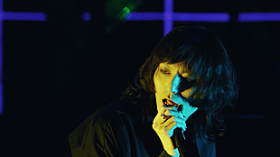 「ドレスコーズ、最新AL『†』収録「キラー・タンゴ」ライブ映像公開」