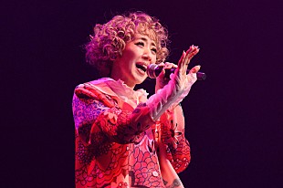 「緋村剣心の曲も披露した涼風真世、“声の至芸”で魅了したビルボードライブ公演のオフィシャルレポートが到着」