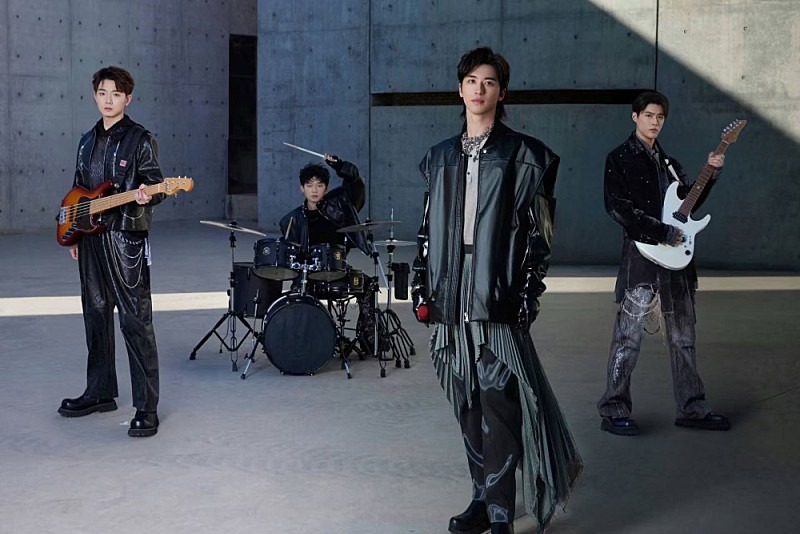 「ティミー・シュー(許魏洲)率いるPROME、EP『Prometheus』で鮮烈にデビュー 闇を貫く歌声が夢に再び火を灯す」1枚目/7