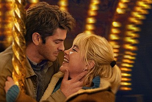 「現代音楽家でもあるThe Nationalのブライス・デスナーがスコア担当、映画『We Live in Time この時を生きて』における音楽の重要性」