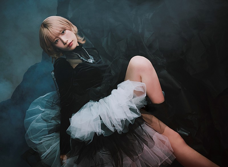 佐々木李子、TVアニメ『異世界黙示録マイノグーラ～破滅の文明で始める世界征服～』OP主題歌『Majestic Catastrophe』リリース決定