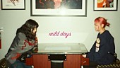 「羊文学、USツアー中に撮影された「mild days」MVはロードムービー風」1枚目/3