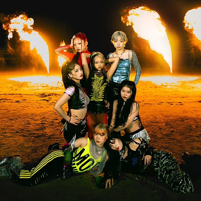 「HANA、新ビジュアルで炎に囲まれる」1枚目/2