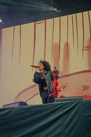 「＜ライブレポート＞UMI、2年ぶりの【GREENROOM FESTIVAL】でハピネスをシェア　藤井風カバー＆Jeremy Quartus(Nulbarich)コラボも」