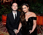 「デミ・ロヴァート、ジョーダン・“ジューツ”・ルーツと結婚　ヴィヴィアン・ウエストウッドのドレスで挙式」1枚目/1