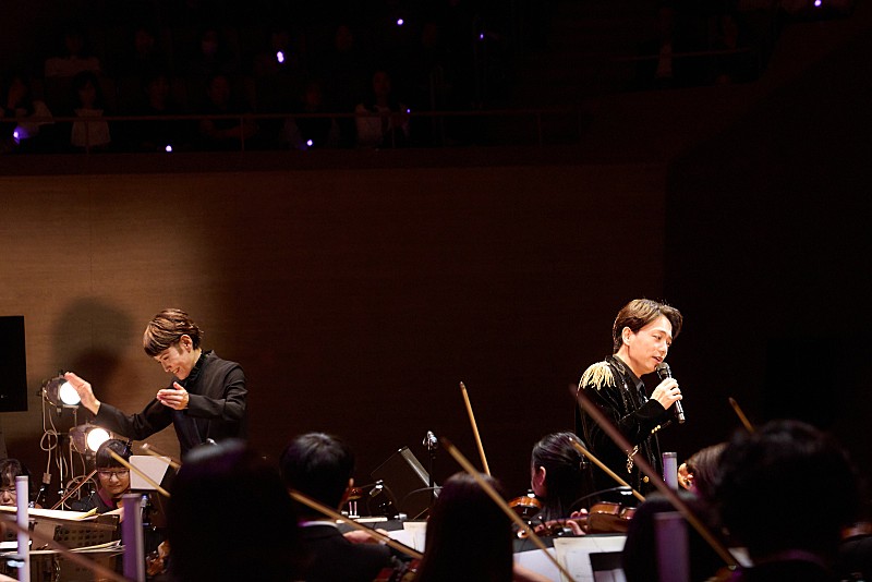 「＜ライブレポート＞山崎育三郎、フルオーケストラと巡る全国ツアーがスタート　壮大なハーモニーと共に彩られた “感謝”を伝える」1枚目/4