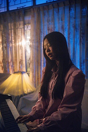 「レジーナ・ソング、新曲「Love me again」本日リリース＆MV公開」