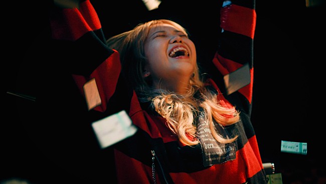 「青春パンクアイドル・BLUEGOATS「これが人生だ」ギャンブルがテーマのMV公開」1枚目/2