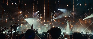 「Official髭男dism、スタジアムツアーより「50%」ライブ映像を公開」