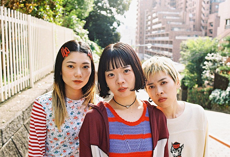 「SHISHAMO、6/25に新曲「君に聞きたいひとつのこと」配信決定 宮崎描き下ろしジャケも公開」1枚目/2